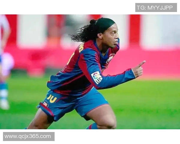 南美小个子足球明星的传奇之路与辉煌成就揭秘